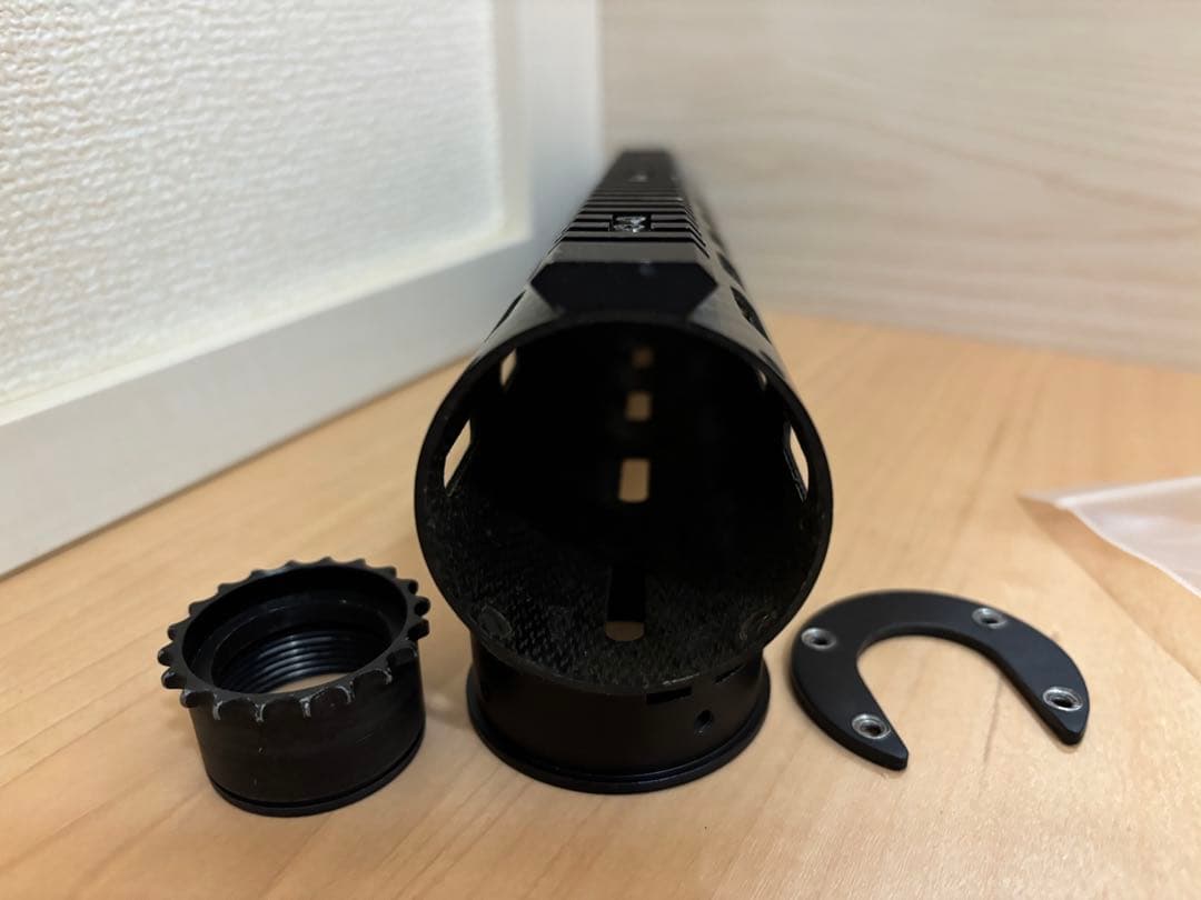 カーボンハンドガード　M4 電動ガン　フリーフロート