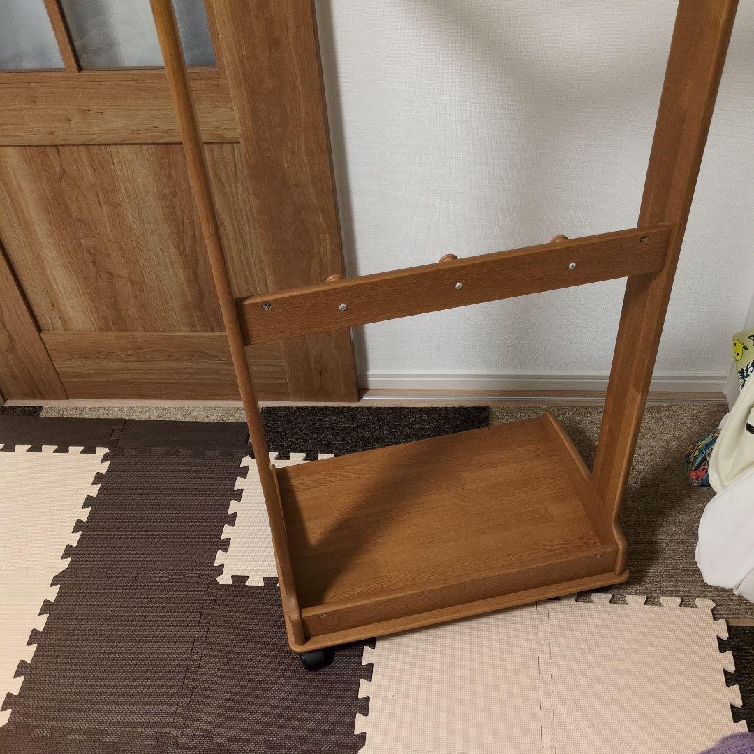 引き取り希望【カリモク】キッズ　木製ハンガーラック　キャスター付