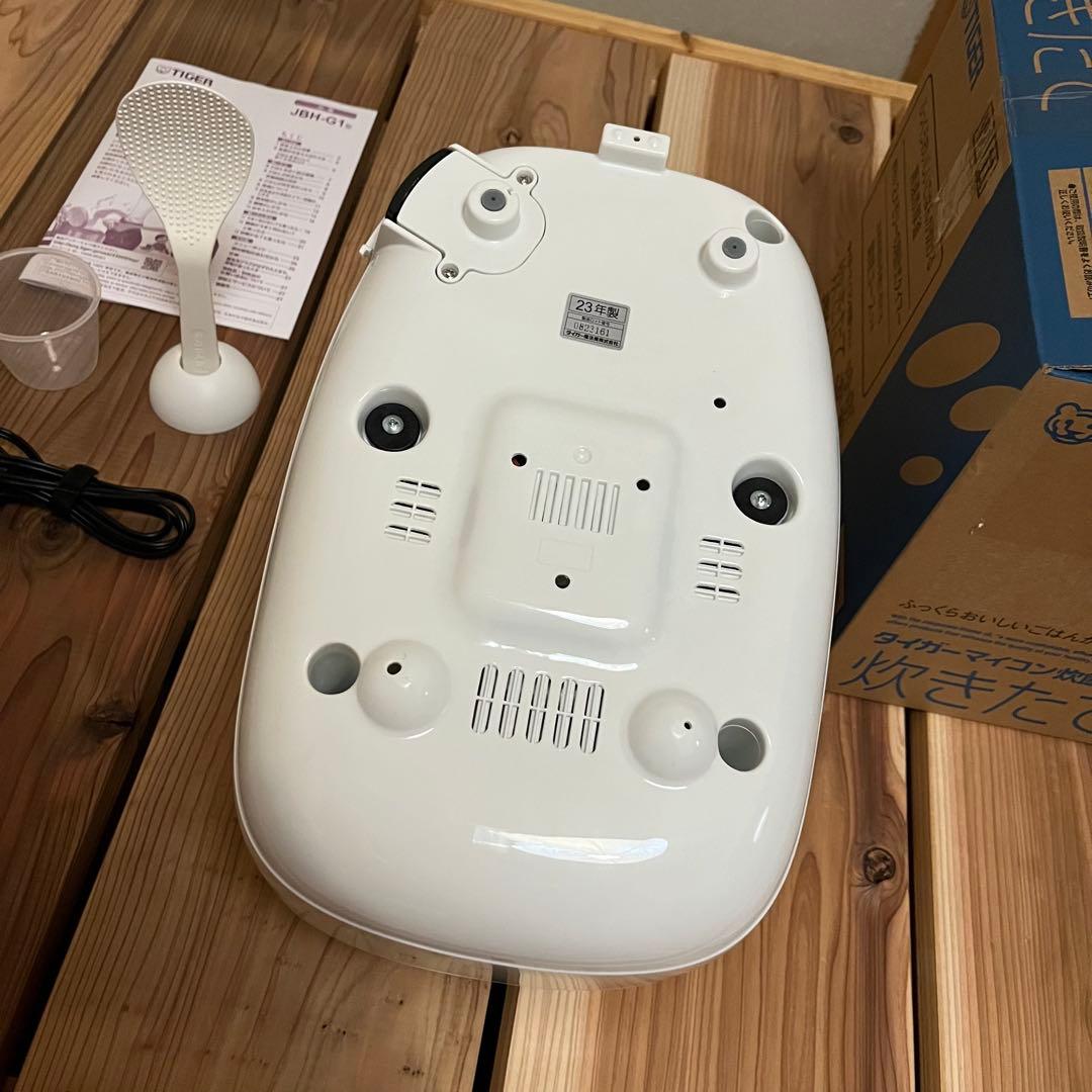 タイガー魔法瓶 炊飯器 1升(10号炊) JBH-G181W 2023 年製