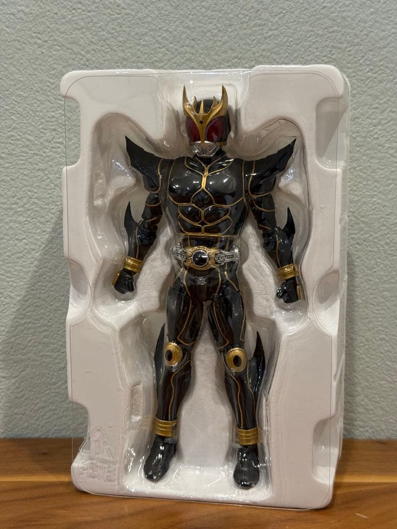 S.H.フィギュアーツ　真骨彫製法　仮面ライダークウガ　アルティメットフォーム