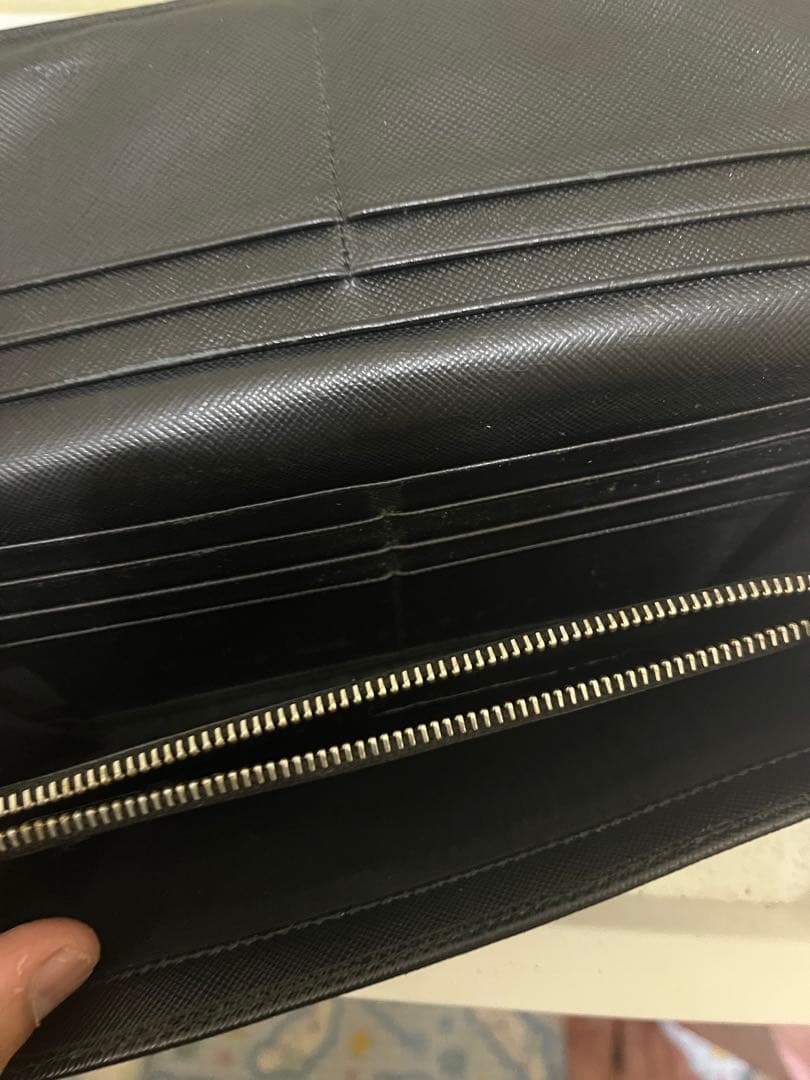 PRADA 長財布