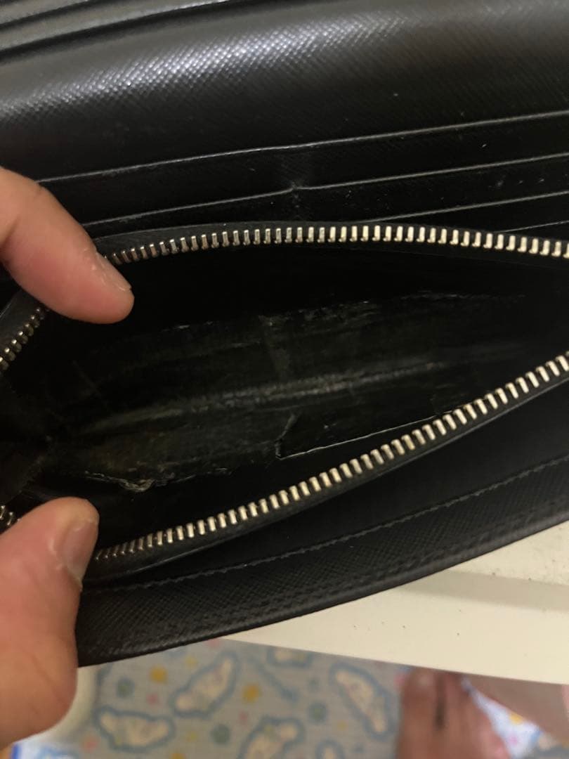 PRADA 長財布