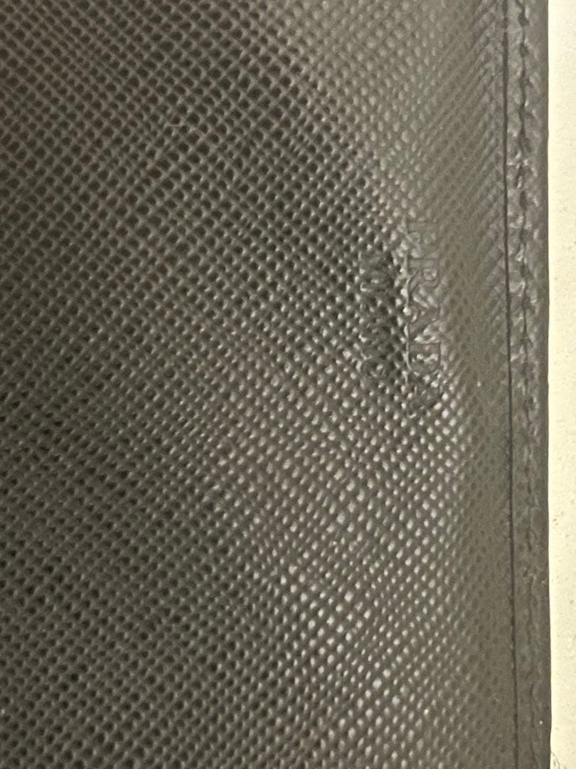 PRADA 長財布