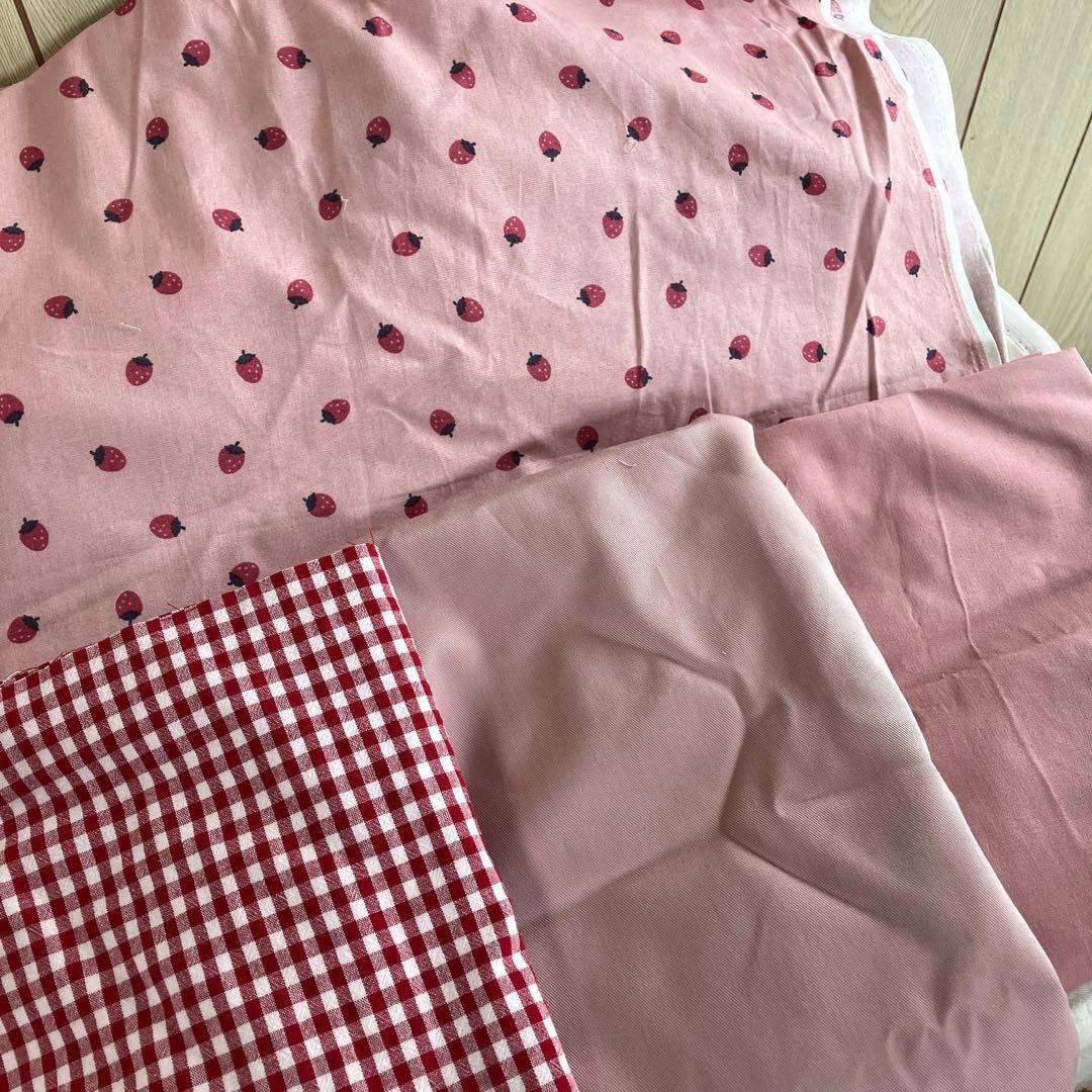 フラップ付き　レッスンバッグ　いちご　ピンク　ストロベリー　蓋付き ミルクラテ