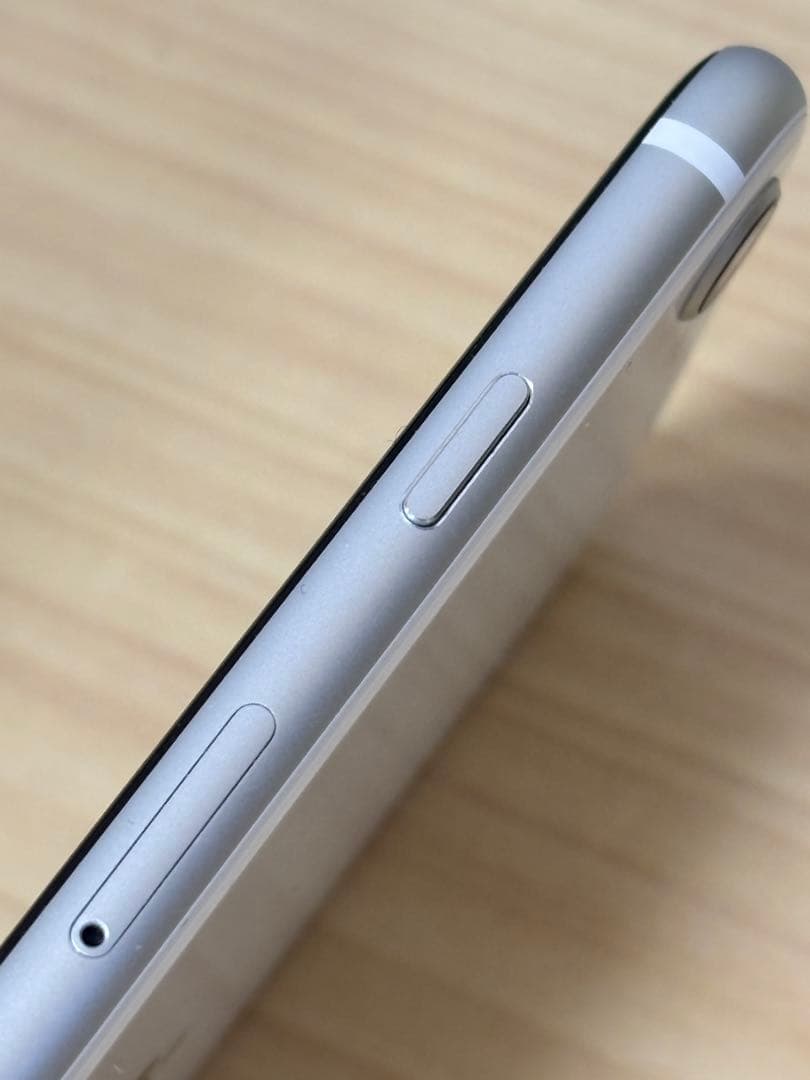 iPhone SE 第2世代（SE2）☆ ホワイト128GB SIMフリー 箱付