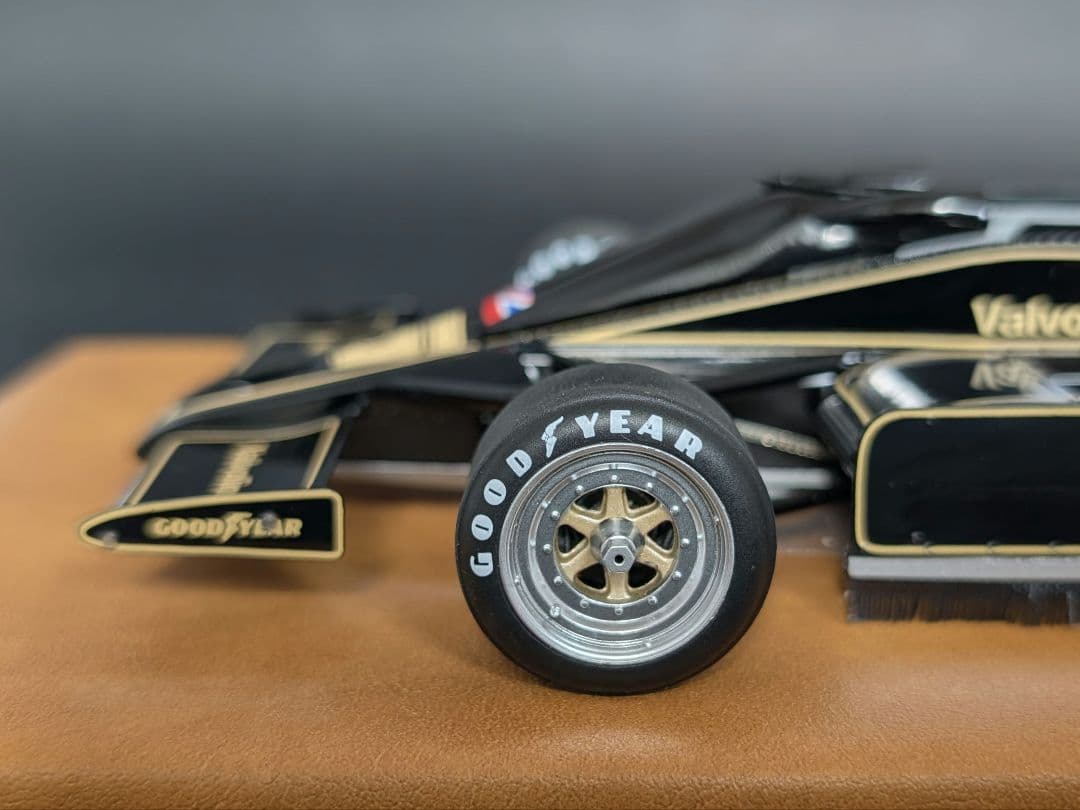TSM 1/18 LOTUS Type78 ローンチver. M.アンドレッティ