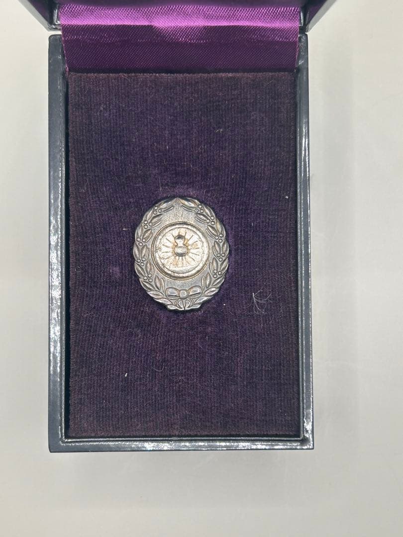 造幣局製 純銀 菊紋意匠 記念徽章 約26mm 約11g 共箱