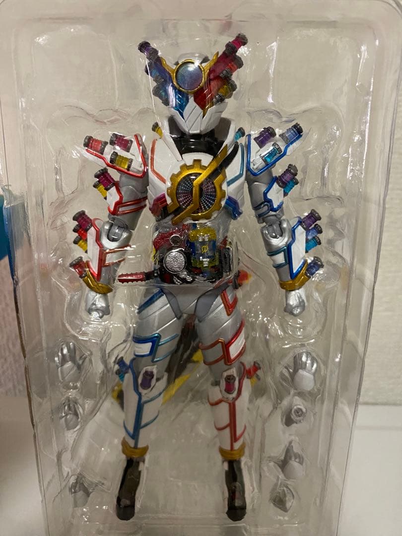 S.H.Figarts 仮面ライダービルド　ジーニアスフォーム