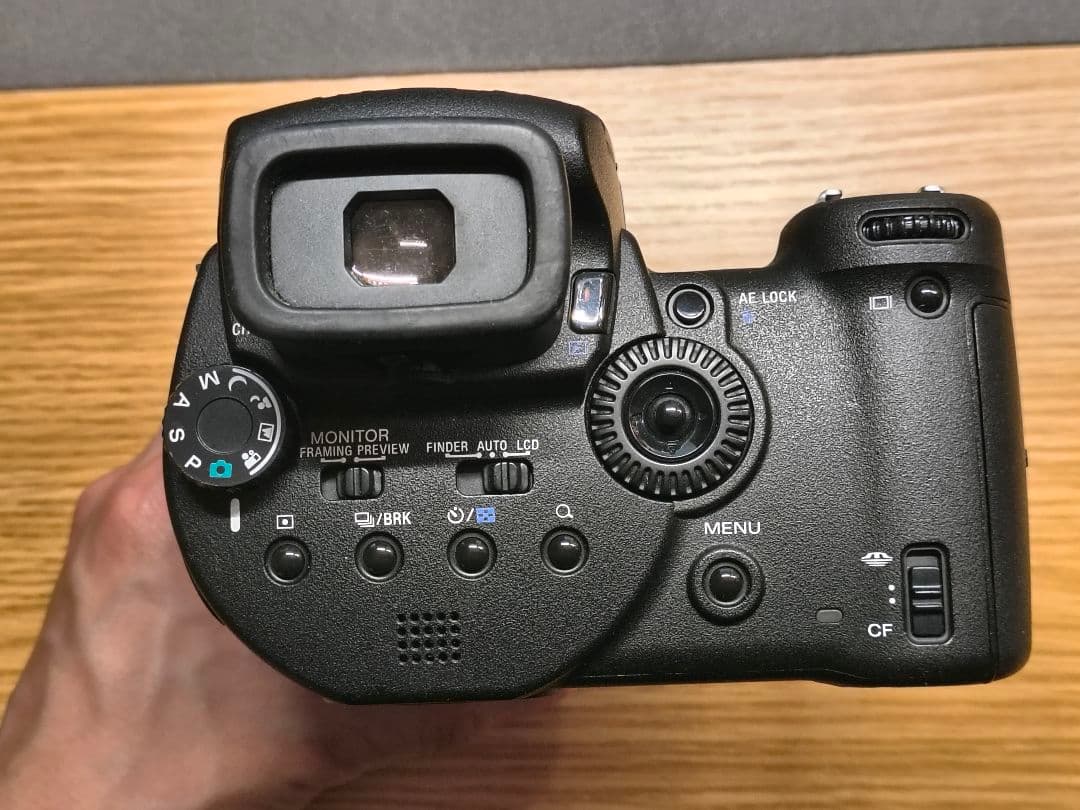 SONY Cyber-shot DSC-R1 バッテリー、メディア付き