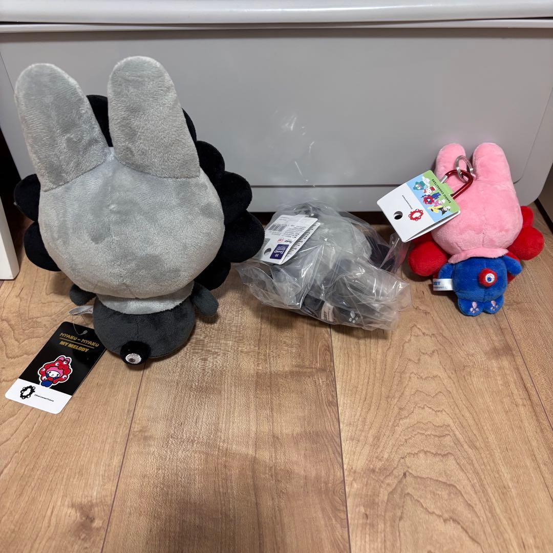 【新品未使用】マイメロディ× ミャクミャク　なりきり　ぬいカラビナ3体セット