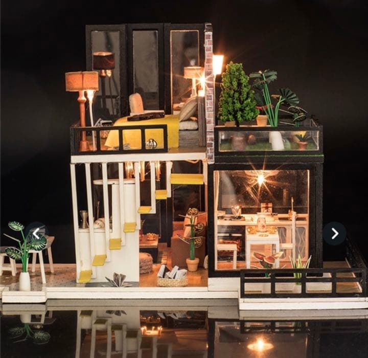 DIYドールハウス未完成品