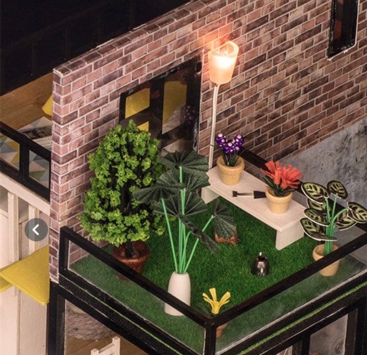 DIYドールハウス未完成品