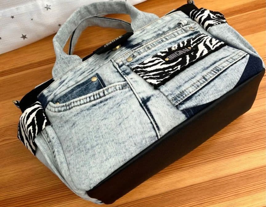 デニムリメイクバッグ（M）No.896☆ハンドバッグ　ショルダーバッグにも！