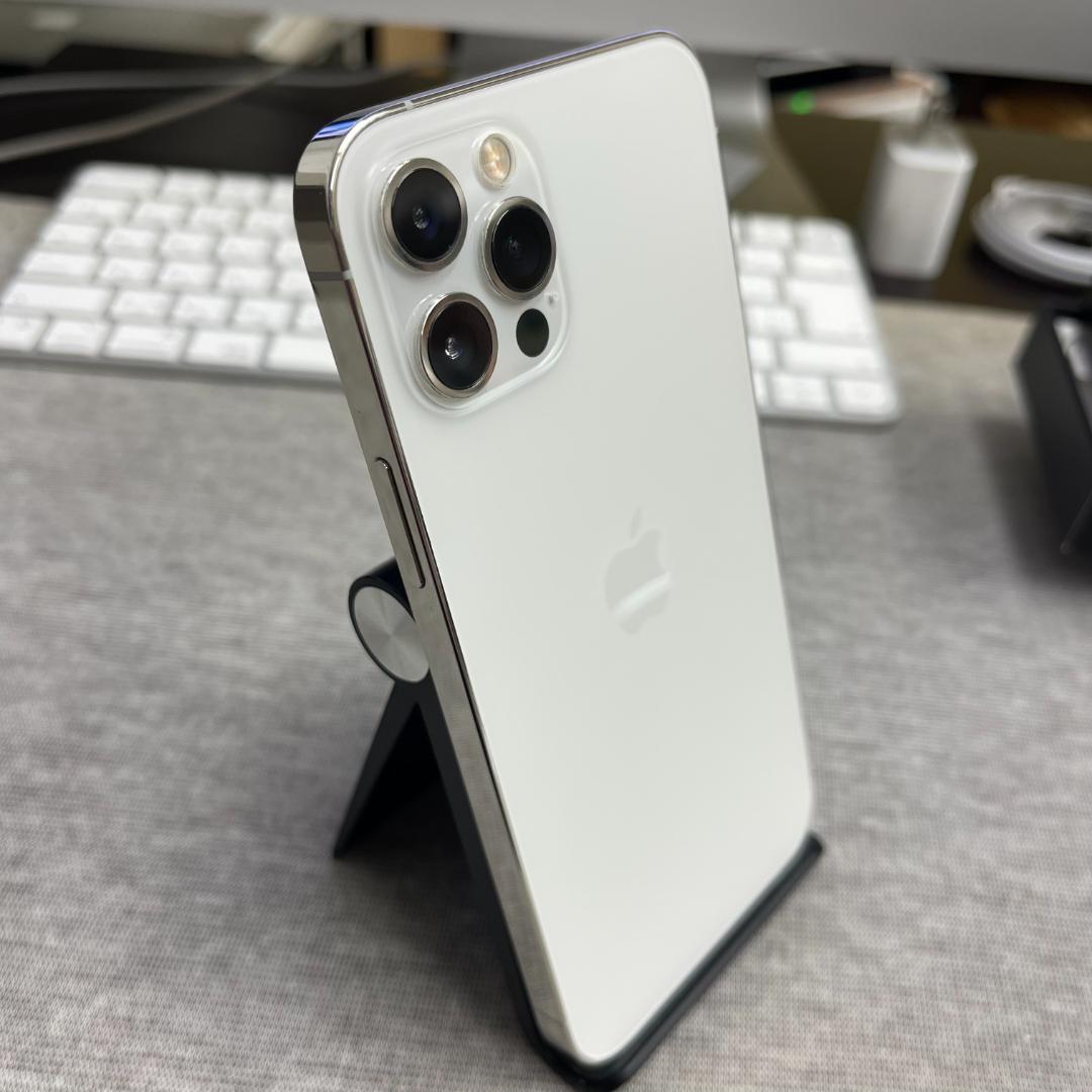 iPhone 12Pro 128GB. ホワイト DOCOMO SIMフリー