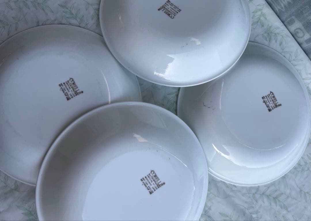 コレール　花柄の陶磁器皿 　深皿4枚　浅皿4枚　計8枚セット