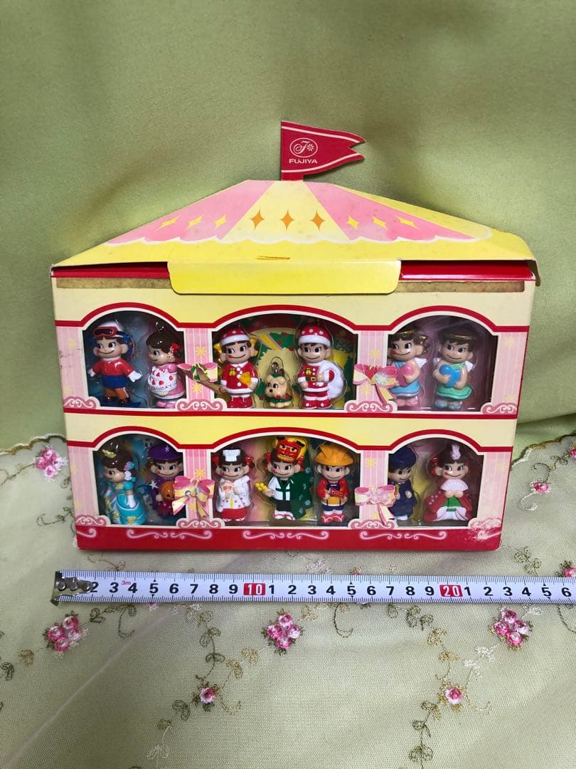 不二家のペコちゃんキャラクター人形 12体セット 新品未開封！非売品！貴重