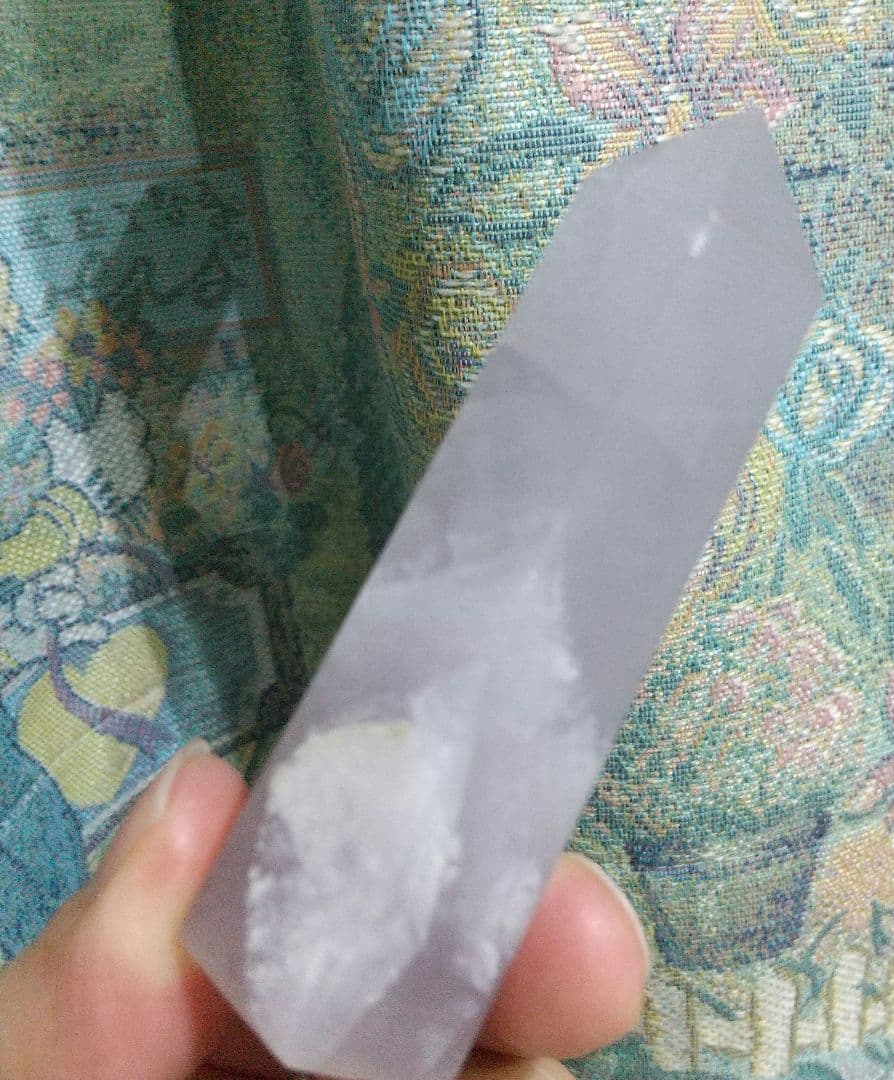 天然石　タワー　１３１グラム　お買い得　どっしり　六角柱