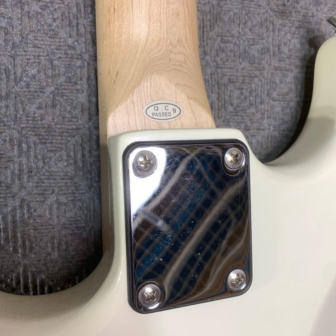 L011 Photogenic エレキギター ストラトキャスタータイプ