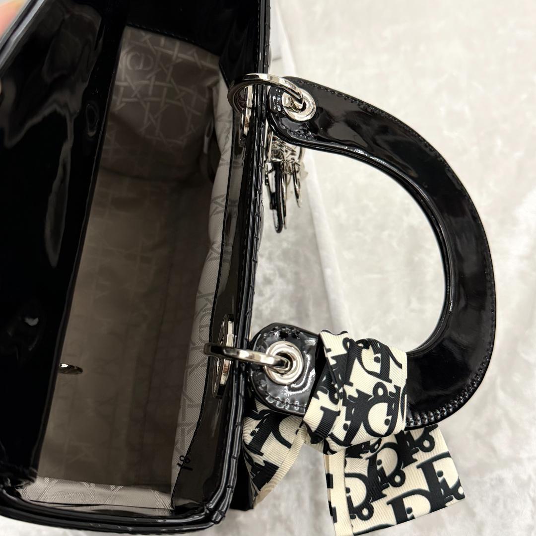 24時間以内発送 Dior ロゴチャーム ラムスキン ショルダー