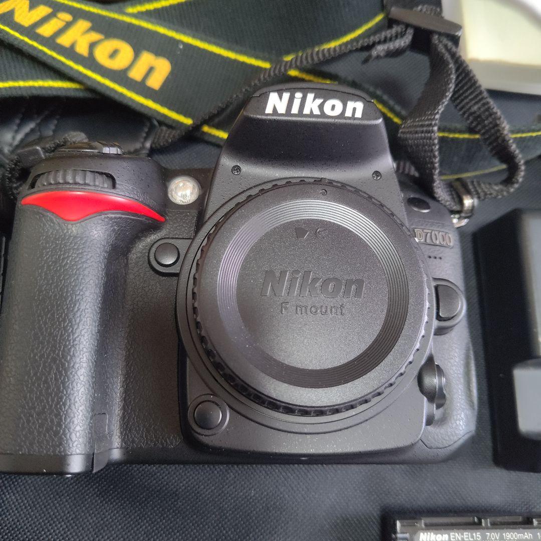 Nikon デジタル一眼レフ D7000 ダブルズームセット 元箱あり