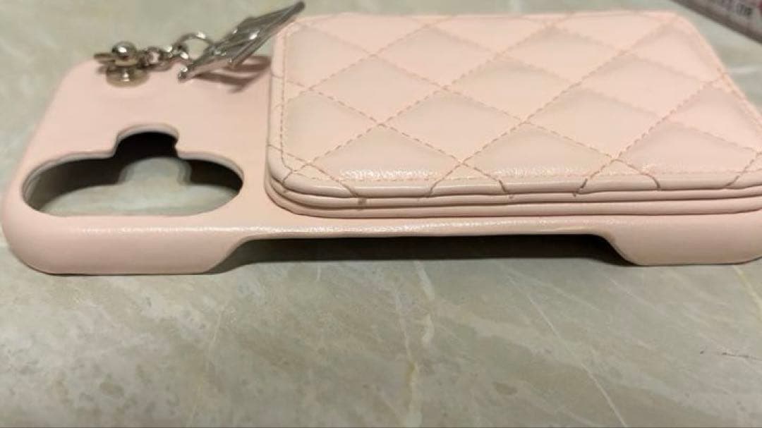 Darich キルティングミラーDDチャームiPhoneケース 17