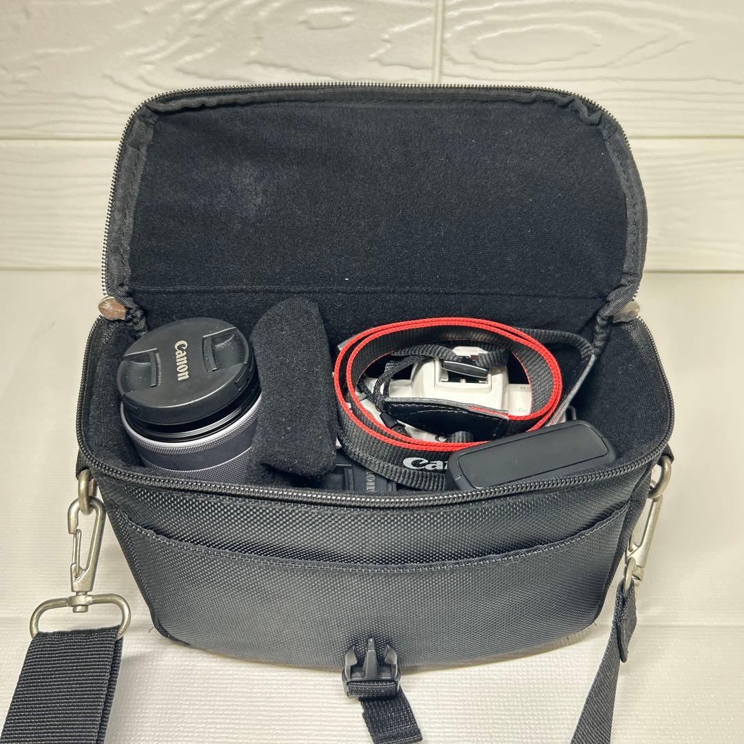 Canon EOS Kiss M ダブルズーム ホワイト