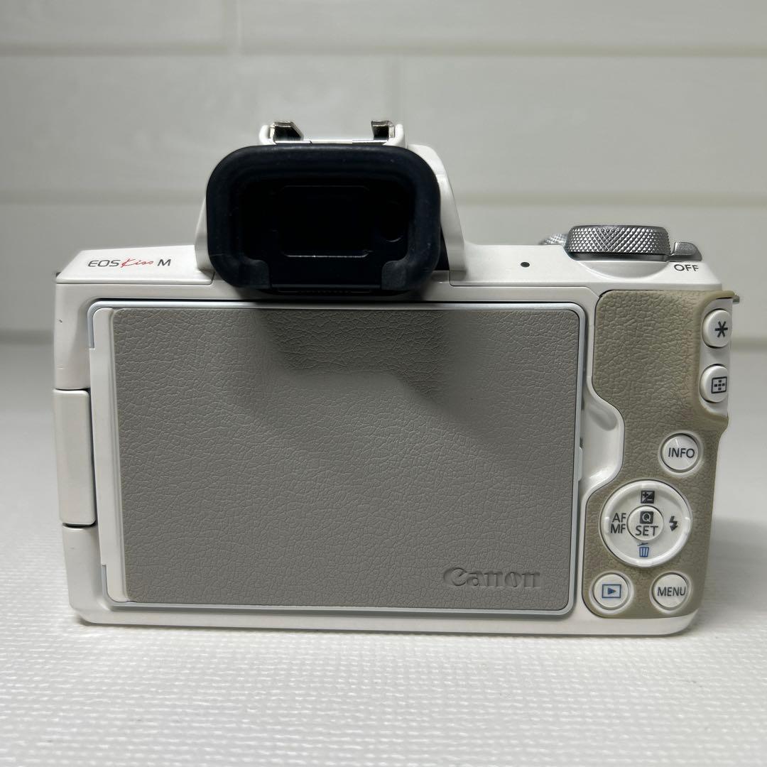 Canon EOS Kiss M ダブルズーム ホワイト