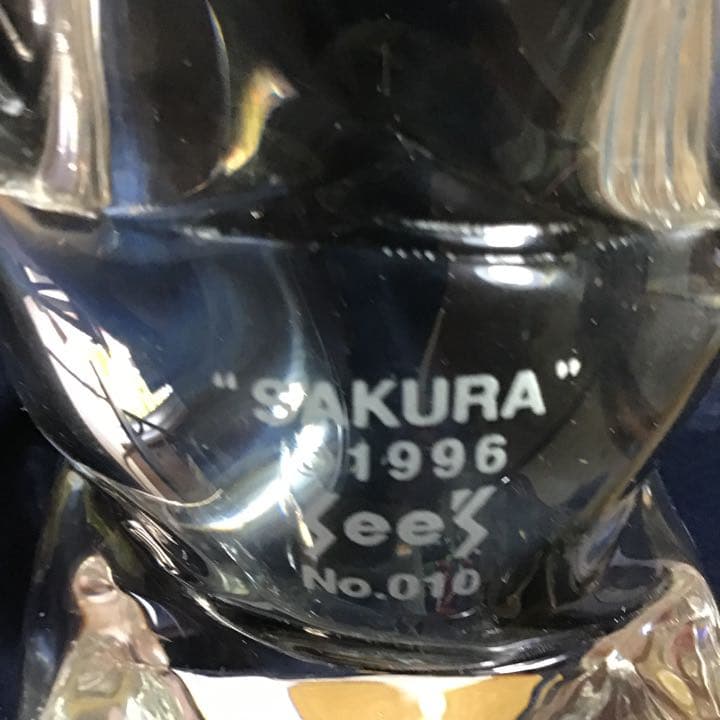 ドラッグストワーズ　sakuraモデル　クリスタル置物