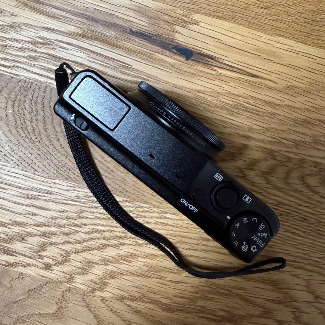 FUJIFILM 富士フィルム XQ2 コンパクトデジタルカメラ ブラック