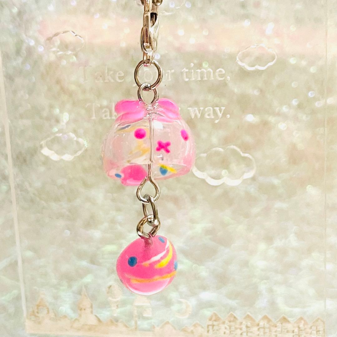 まるうさぎ風鈴ぴんくヨーヨー　レジンパーツ　チャーム　ぐで猫　夏　祭　水風船