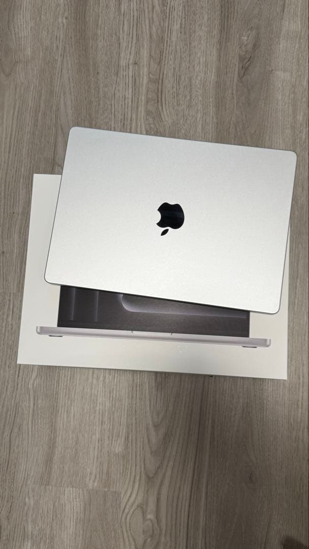 【美品】Apple MacBook Pro 14インチ M5/24gb 1TB