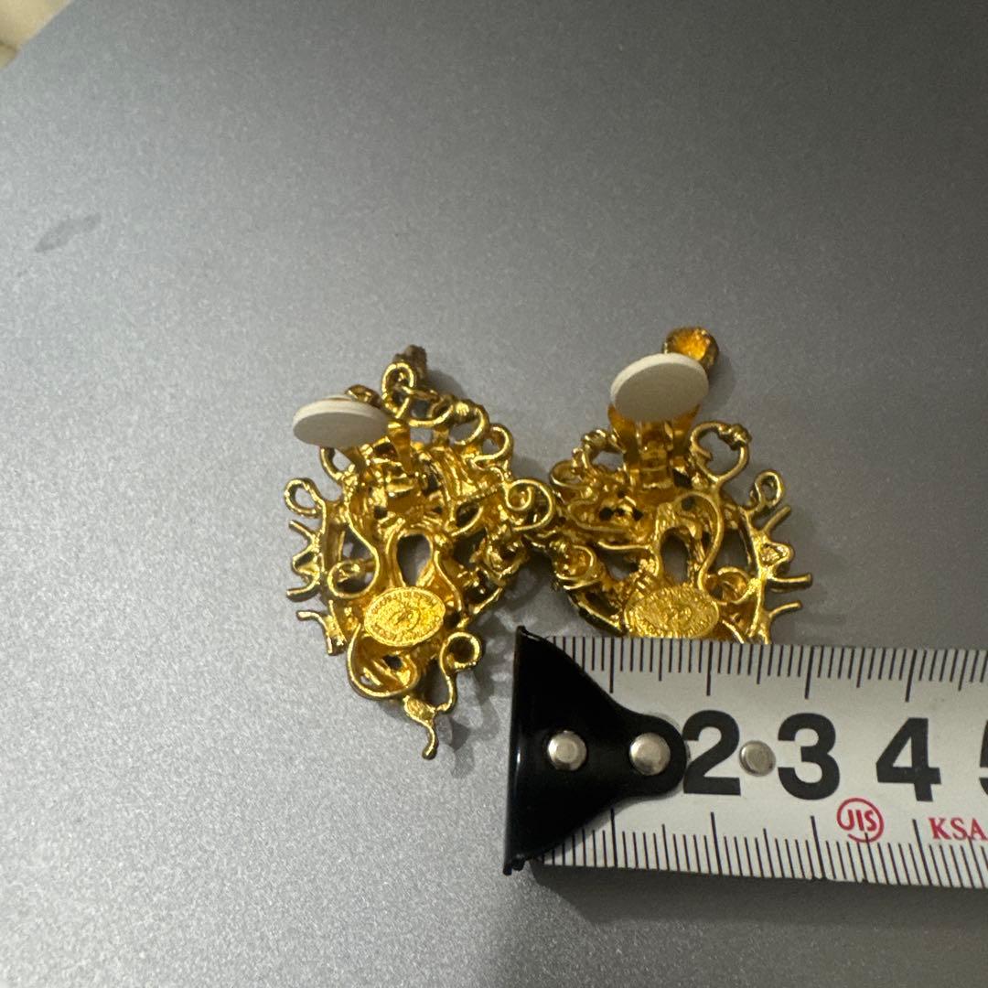 Christian Lacroix クリスチャンラクロワ ゴールド イヤリング