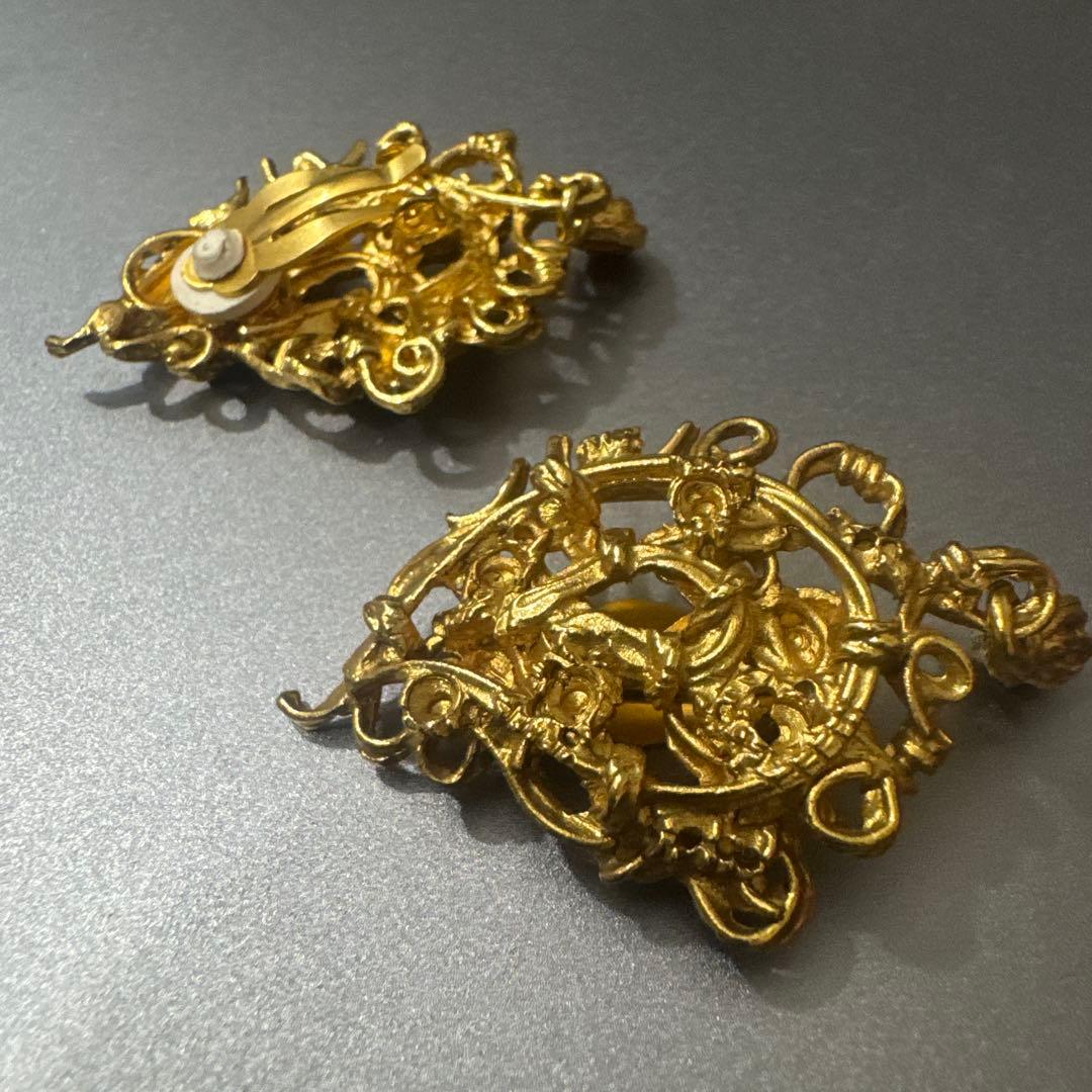 Christian Lacroix クリスチャンラクロワ ゴールド イヤリング