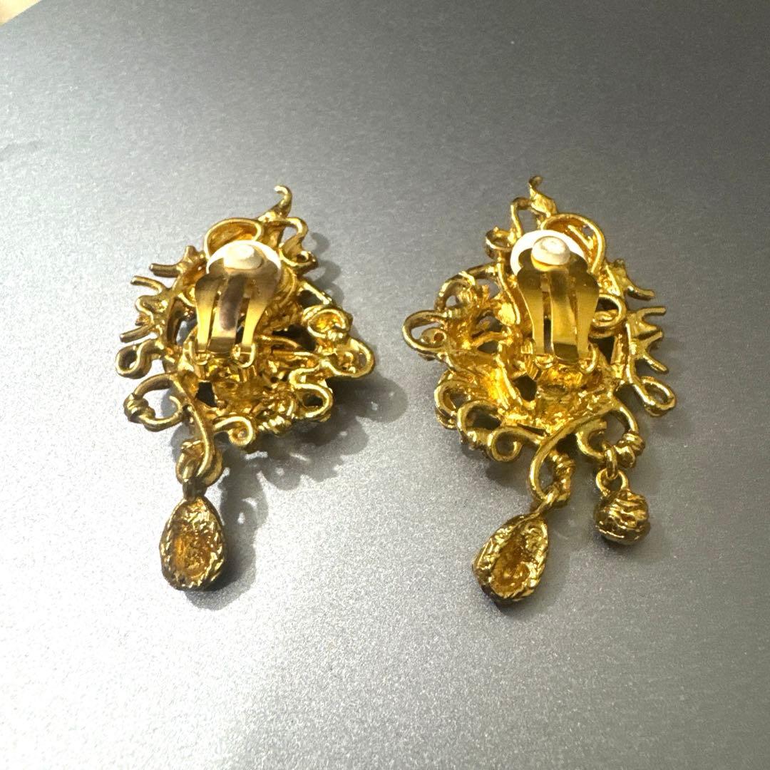 Christian Lacroix クリスチャンラクロワ ゴールド イヤリング