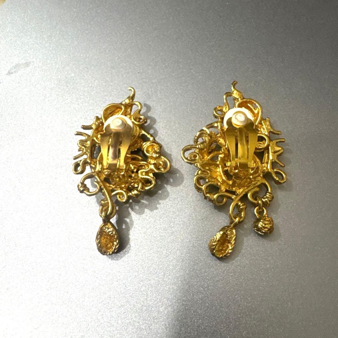 Christian Lacroix クリスチャンラクロワ ゴールド イヤリング