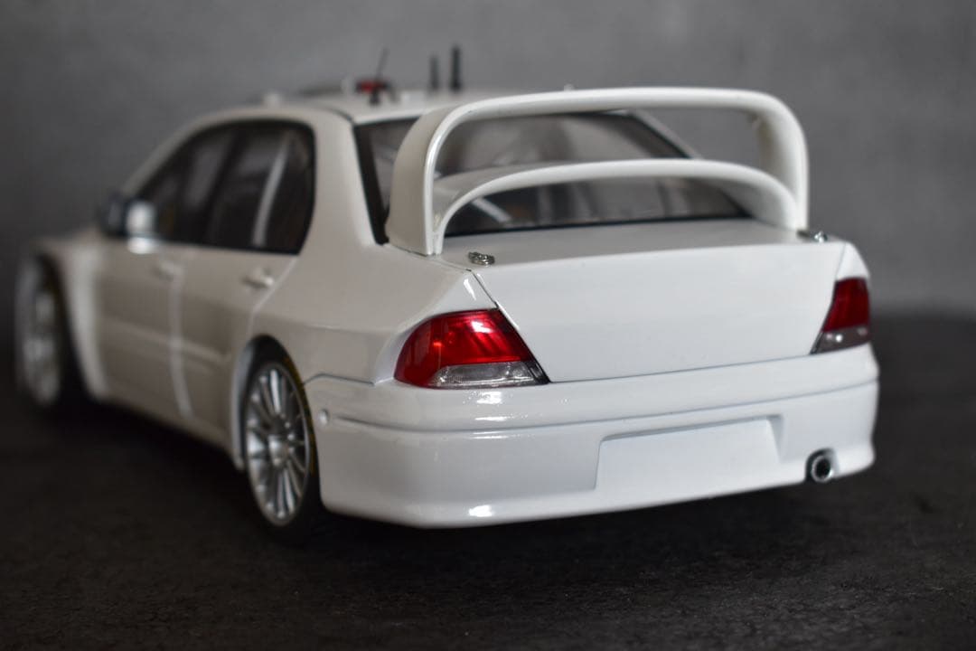 1/18 オートアート 三菱 ランサー エボリューション WRC プレーン