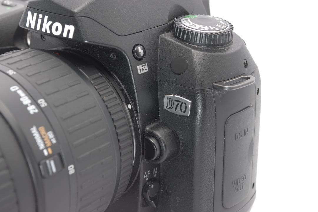 ✨すぐに使える✨Nikon D70✨ショット数わずか✨美品✨CFカード付✨一眼✨