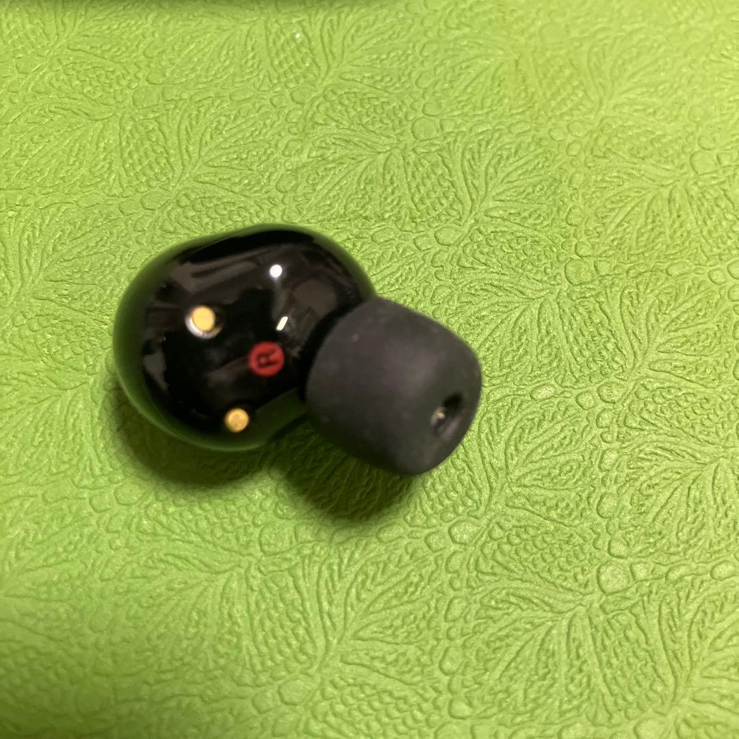 SONY ワイヤレスイヤホン ブラック。ケースと右側のセット