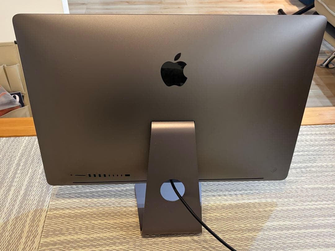 【定価150万】iMacPro2017 18コア/128GB/4T/Vega64