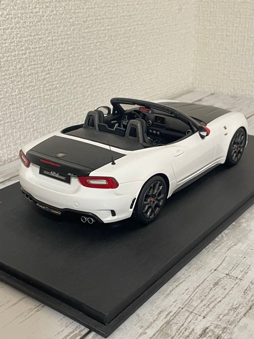 ★値下げ中　1/18 アバルト124 スパイダー