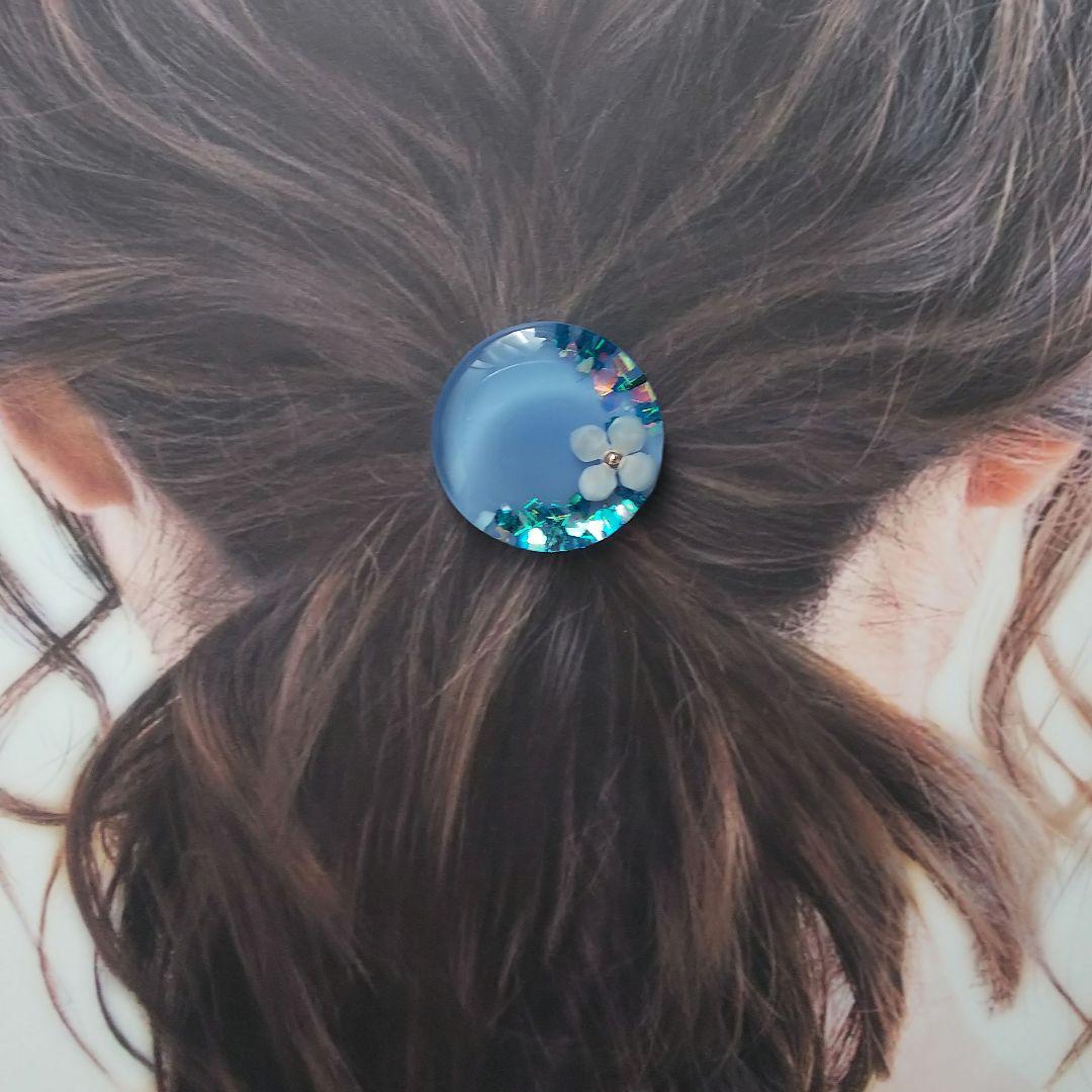 1粒アジサイ ライトブルーラウンドレジンヘアゴム