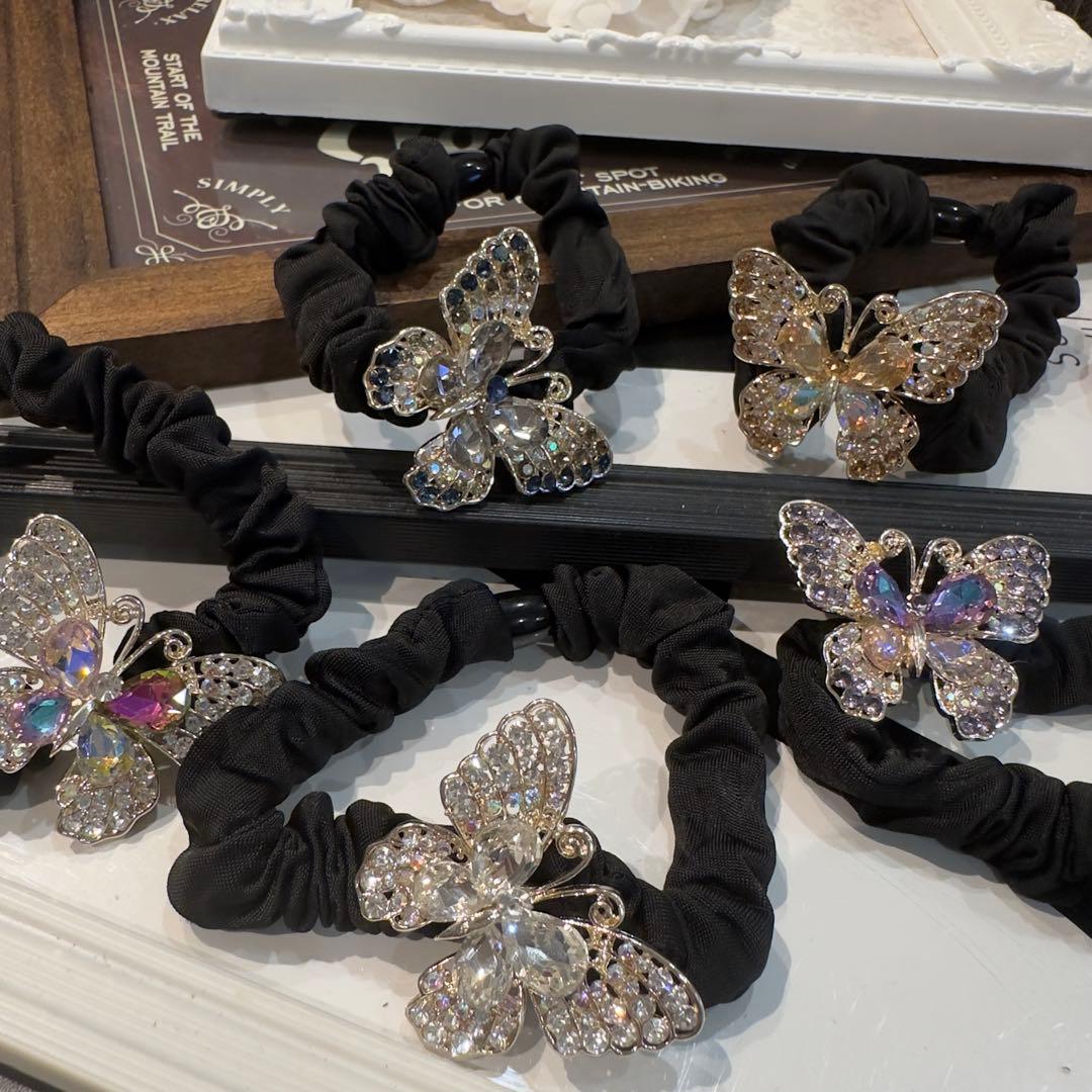 一点物★⭐︎ヘアゴム490キラキラストーンと合金透かし蝶々ビジューヘアゴム高級立体