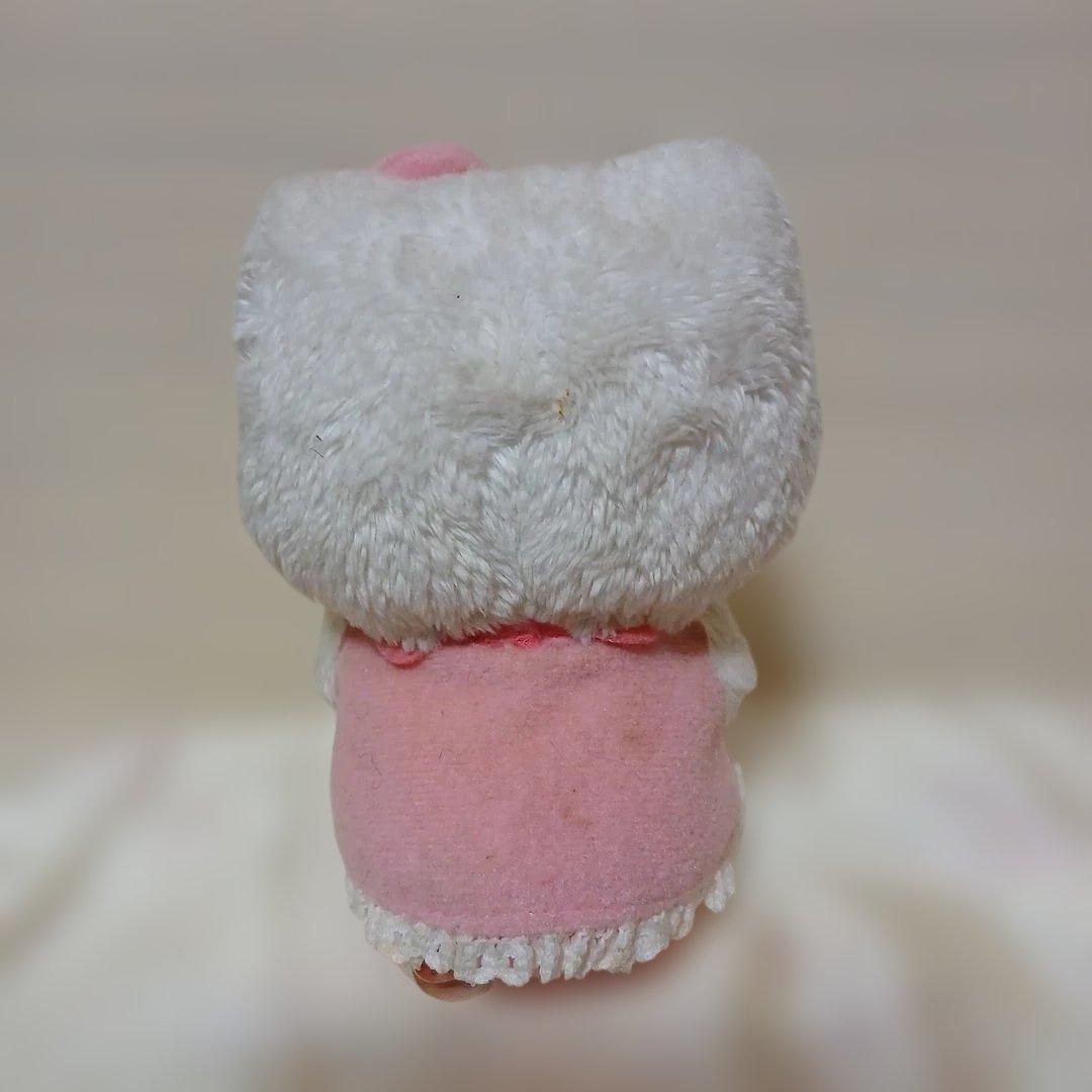 ハローキティ　ぬいぐるみ　いちご
