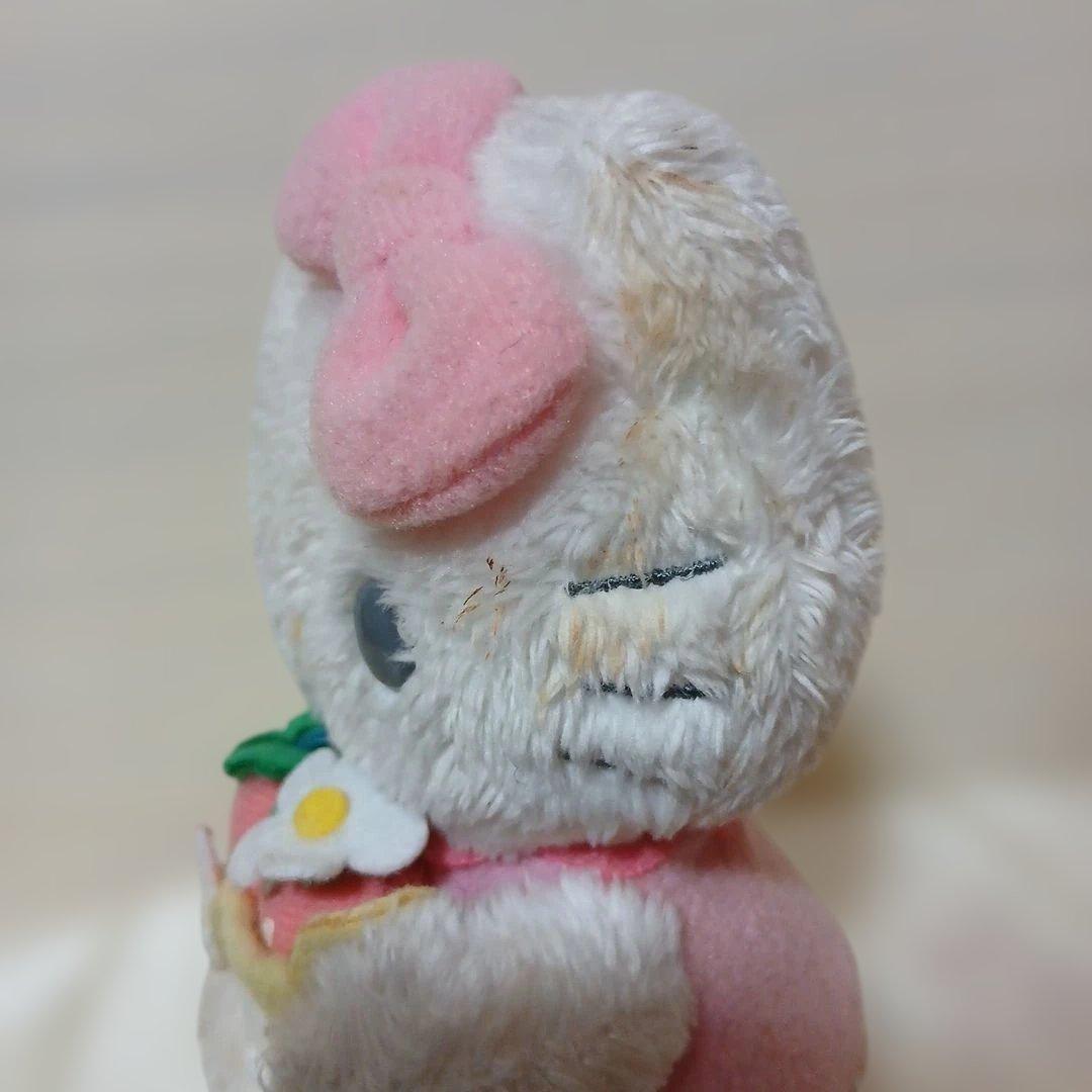 ハローキティ　ぬいぐるみ　いちご