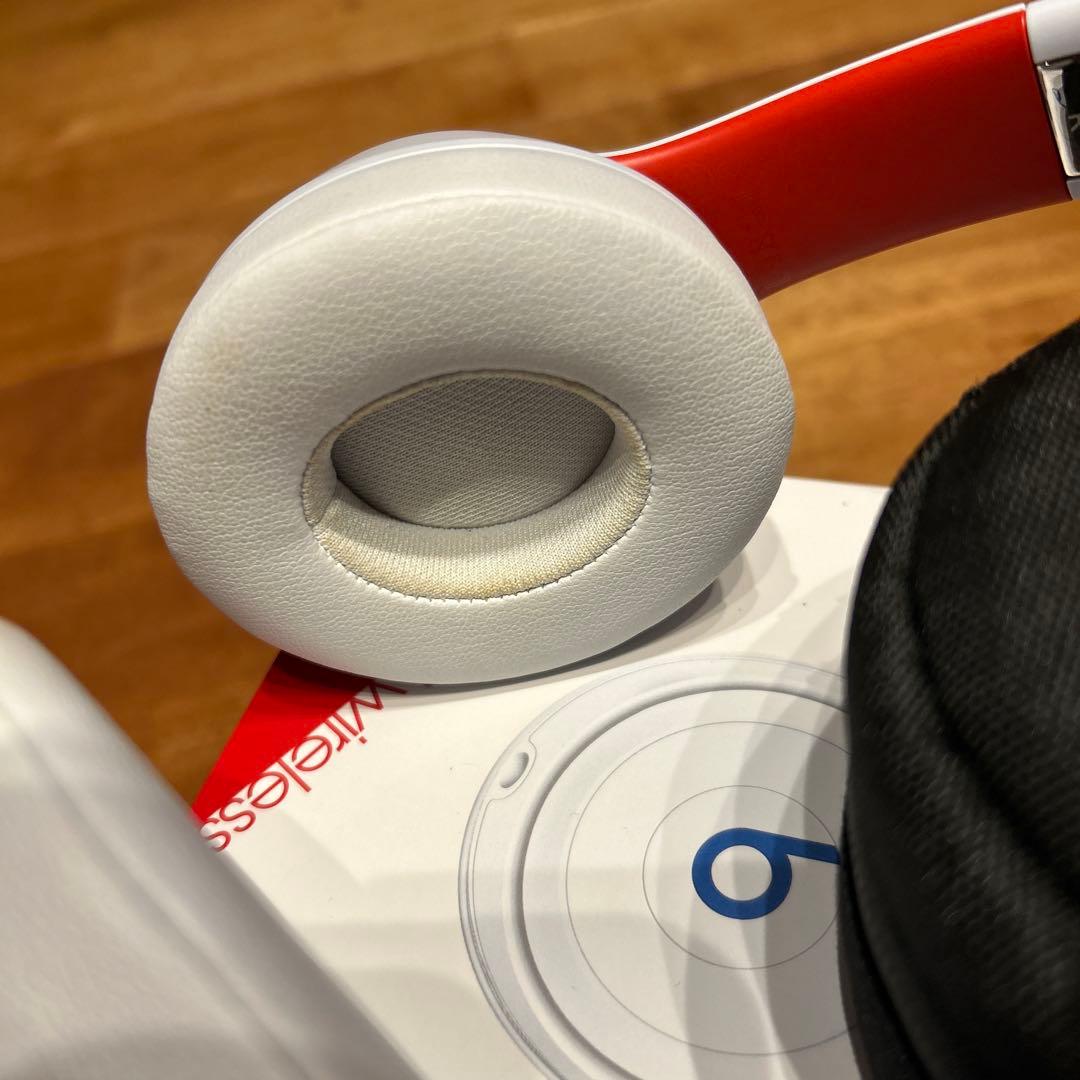 Beats Solo3 Wireless ホワイト/レッド