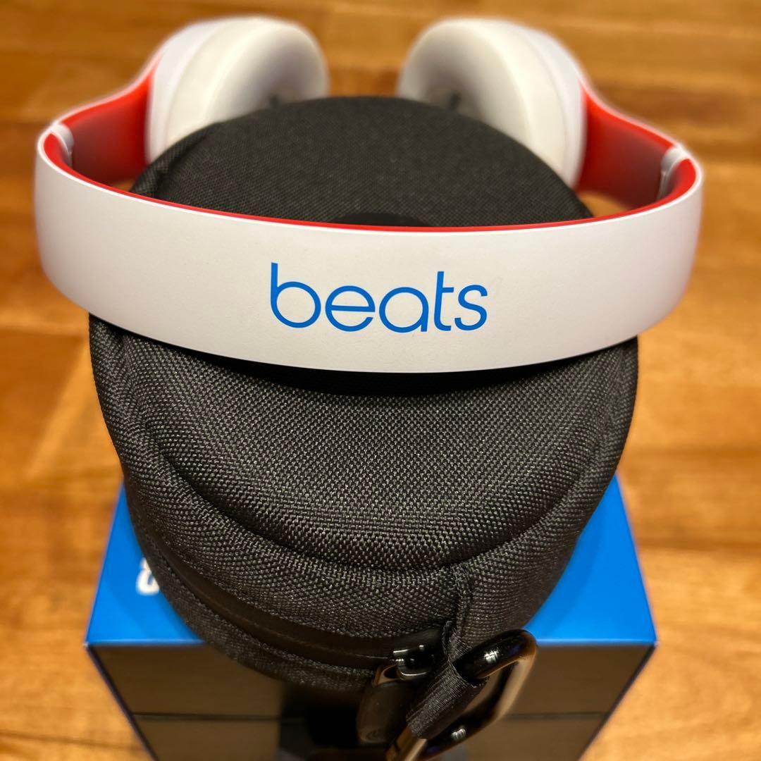 Beats Solo3 Wireless ホワイト/レッド