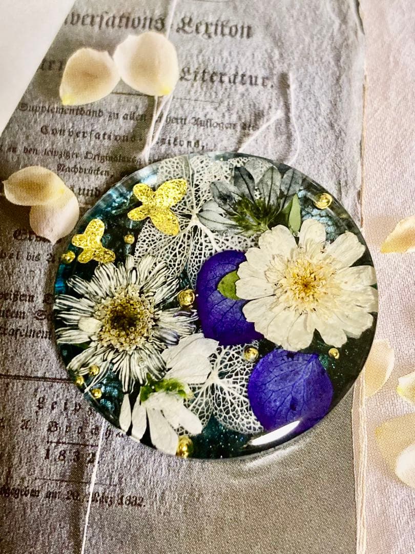 【N.598】ハンドメイドヘアゴム/ポニーフック マトリカリア　紫陽花　蝶