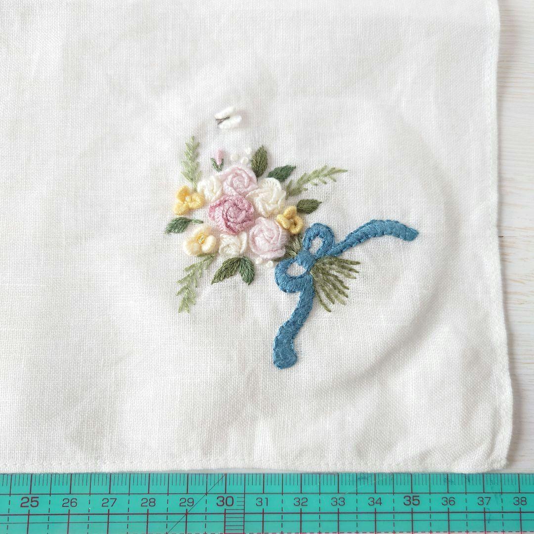手刺繍入り　リネンクロス/リネンハンカチ【ローズブーケ】