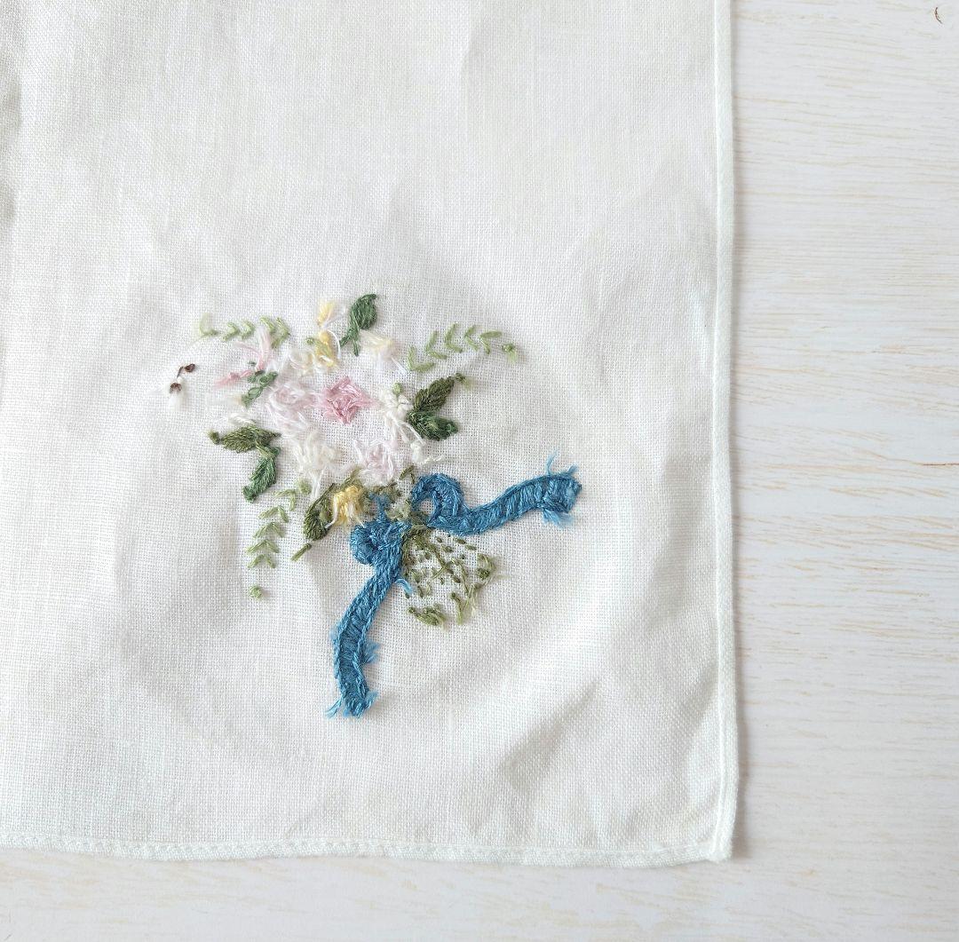手刺繍入り　リネンクロス/リネンハンカチ【ローズブーケ】