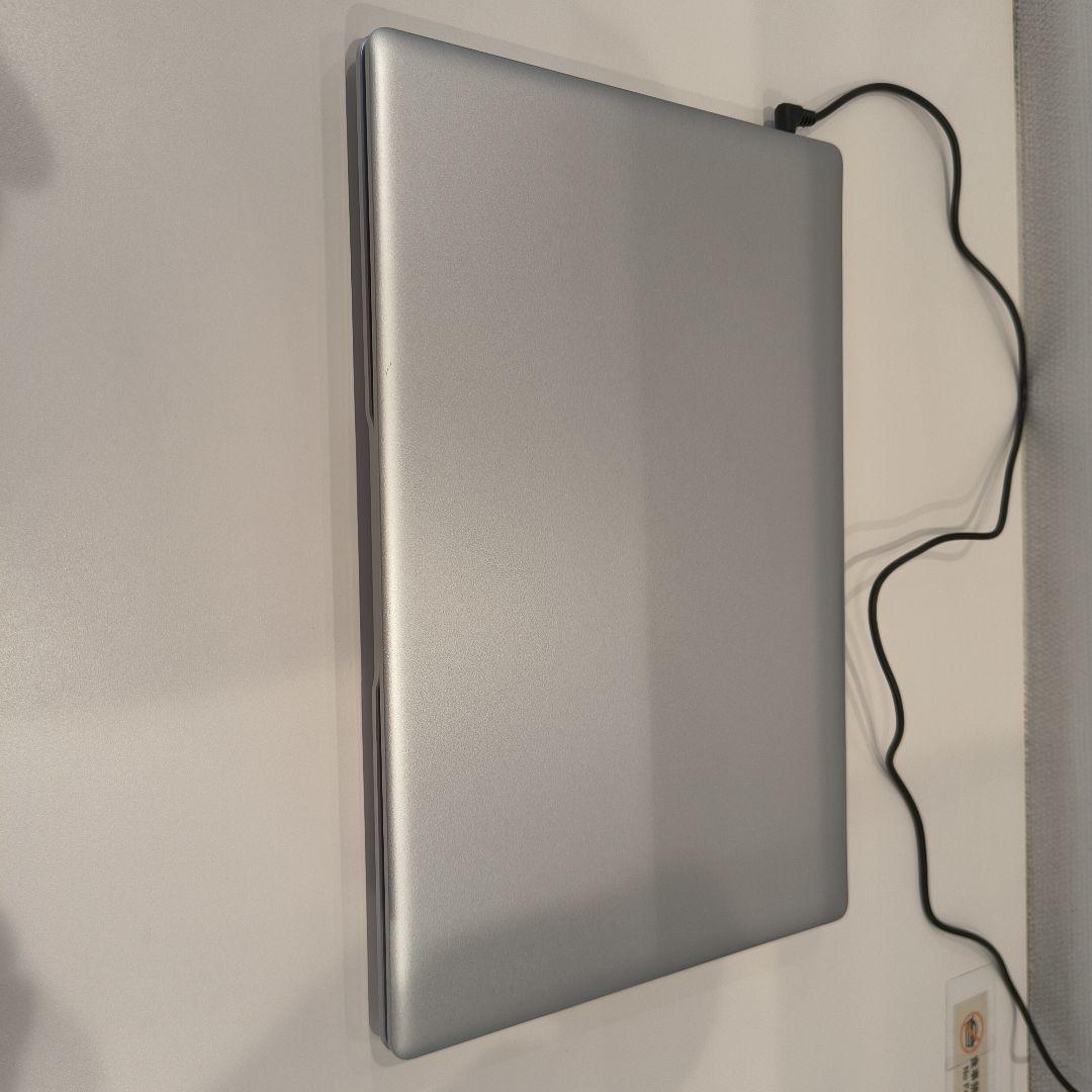 シルバー WindowsノートPC